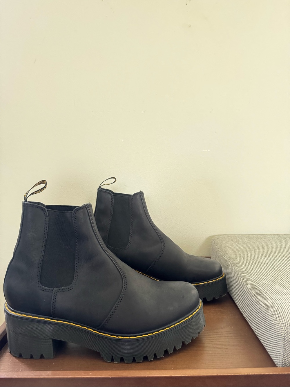 Dr. Martens Rometty Wyoming Platform Chelsea Boots - women’s 11 - Picture 3 of 10